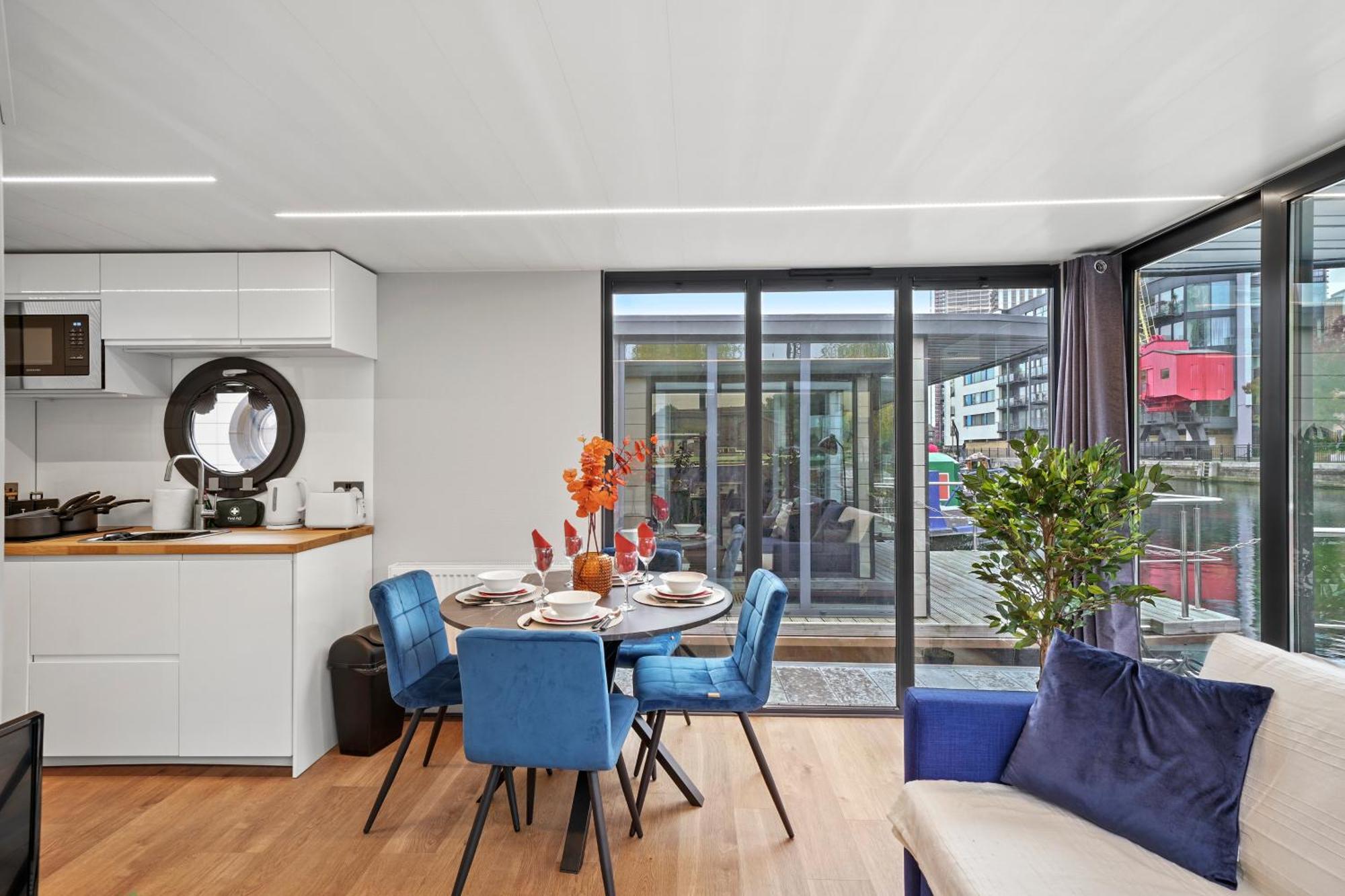 Unique Water Lodge In London - Sleeps 6 Exterior photo